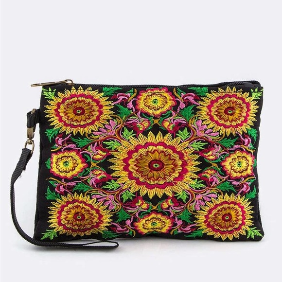 Eccentric Giraffe Handbags - Tibetan Embroidered Wristlet/Pouch Medium